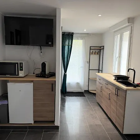 Holiday home Fred Et Suzy Roissy-en-France